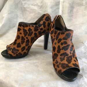 BANANA REPUBLIC Leopard Print Open Toe Heels 8M